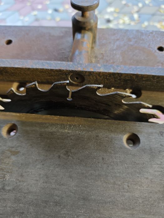 Станок деревобробний