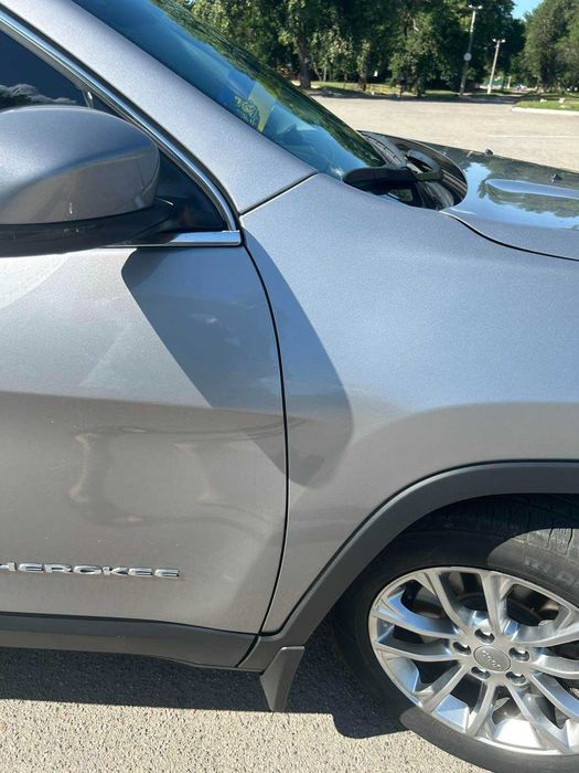 Продам Jeep Cherokee