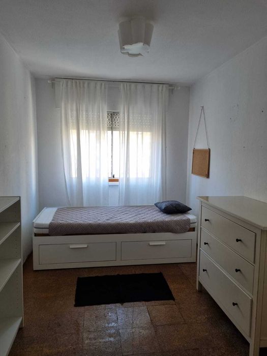 Aluguer quarto individual D/I