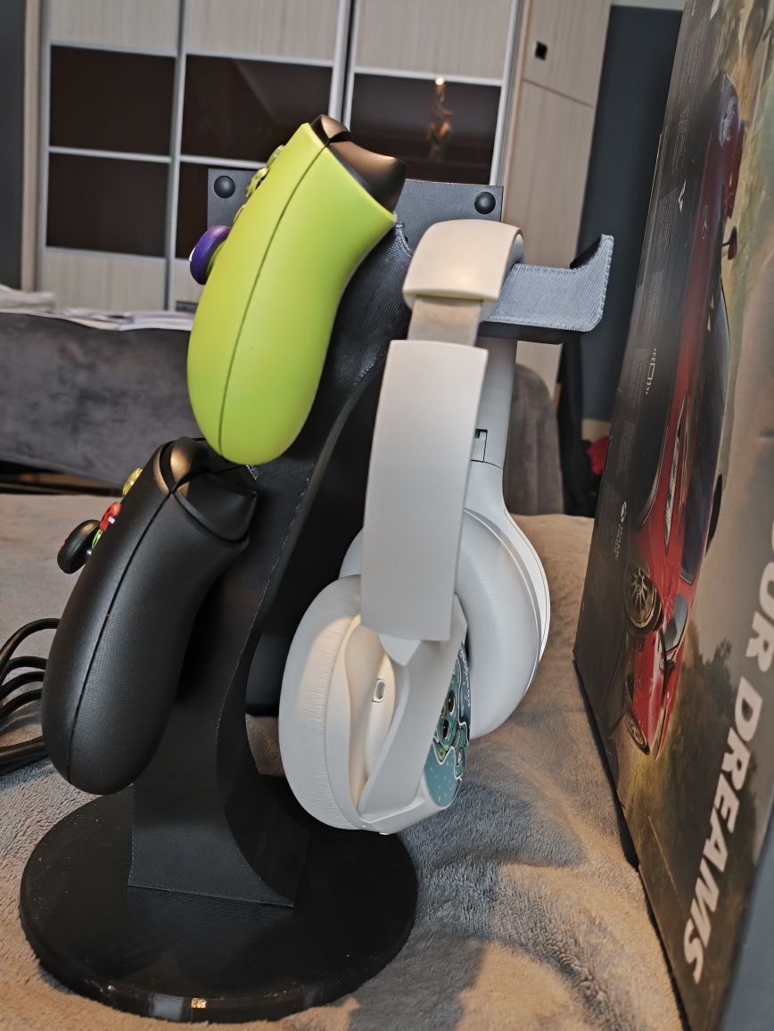 Podstawka na pady Xbox i słuchawki – druk 3D – solidna i trwała

Wykon