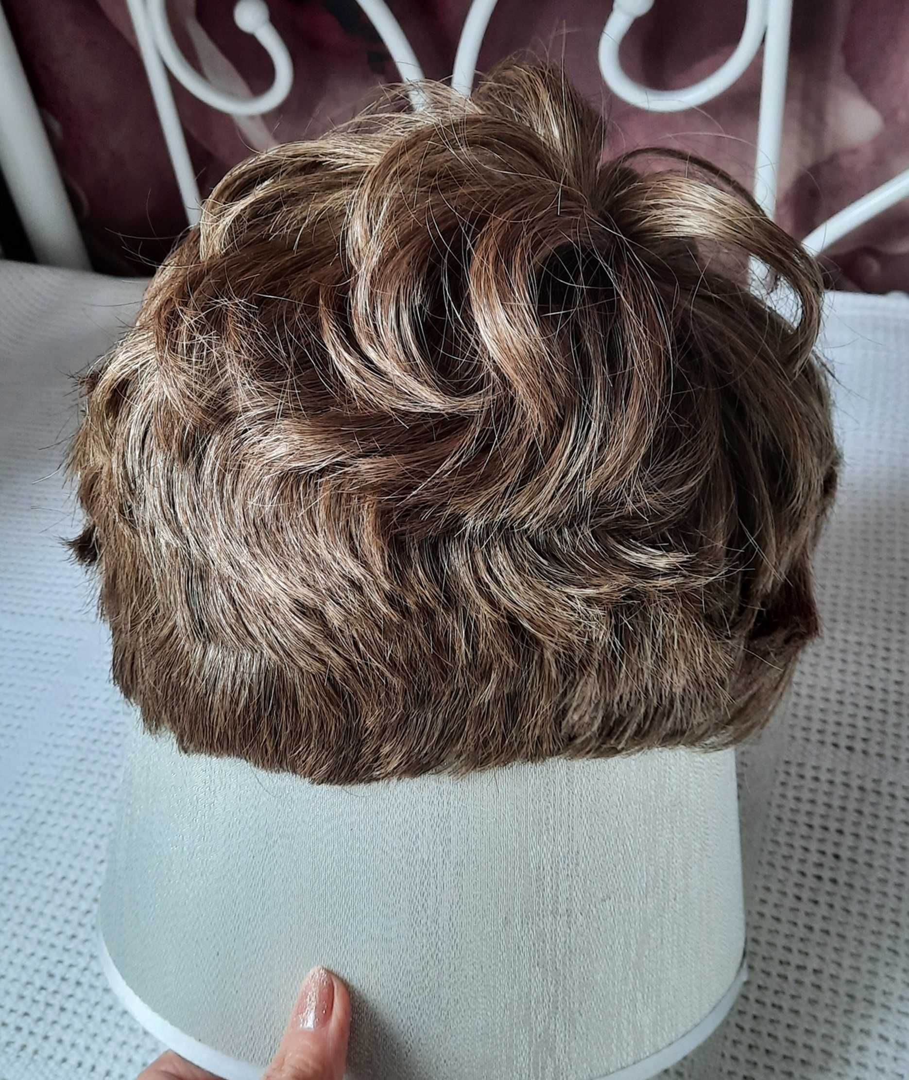 Kanekalon 100% fibre peruka brąz syntetyczne włosy fryzura 60 62
