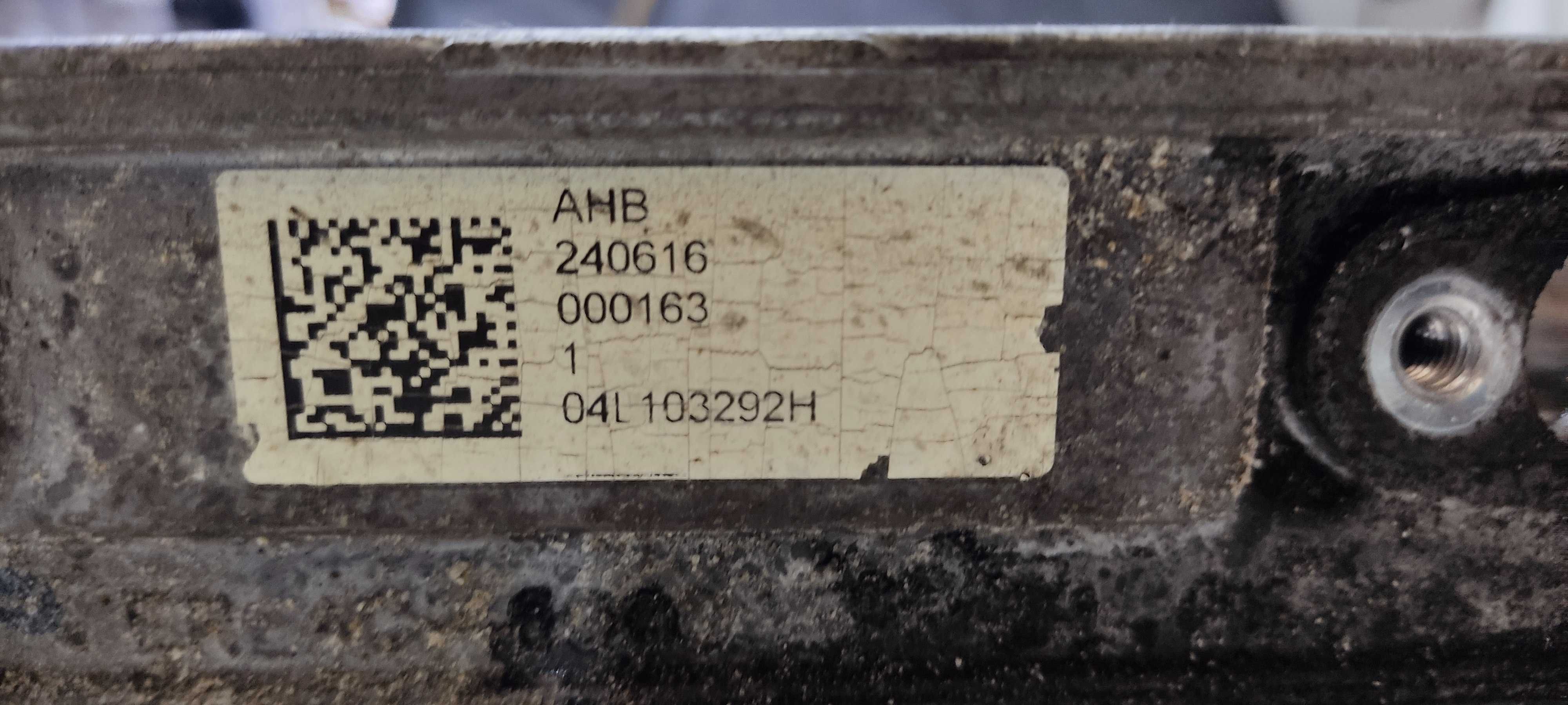 Wałki rozrządu vw audi 2.0TDI 04L103292H 04L103308F