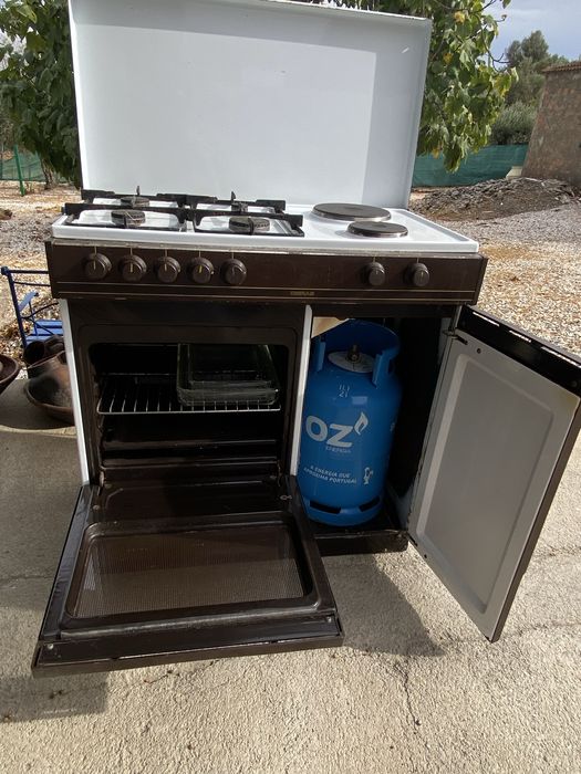 Fogao a gás em bom estado