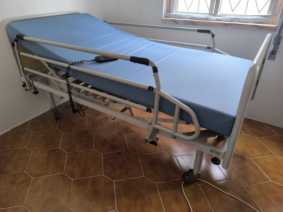 Cama eléctrica, ideal para pessoa com dificuldade