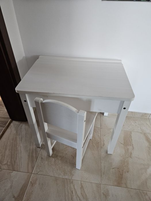 Biurko dla dziecka sundvik ikea białe otwierane i krzesełko