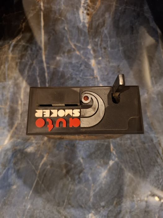 Samochodowy automat do papierosów Auto Smoker PRL