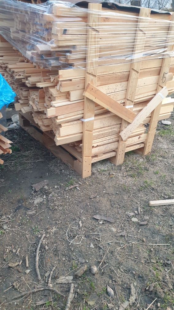 Drewno opałowe poukladane rozpałka SUCHE