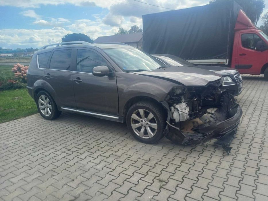 Mitsubishi Outlander 2 lift 2.0d 238 tys km Salon Polska