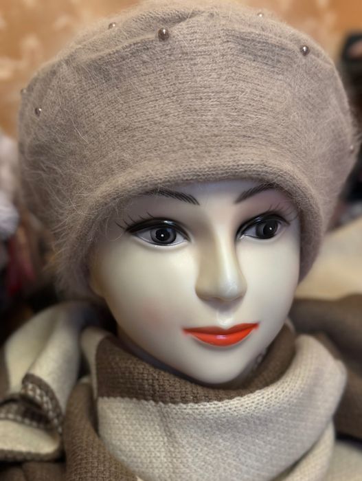 Берет жіночій ангоровий