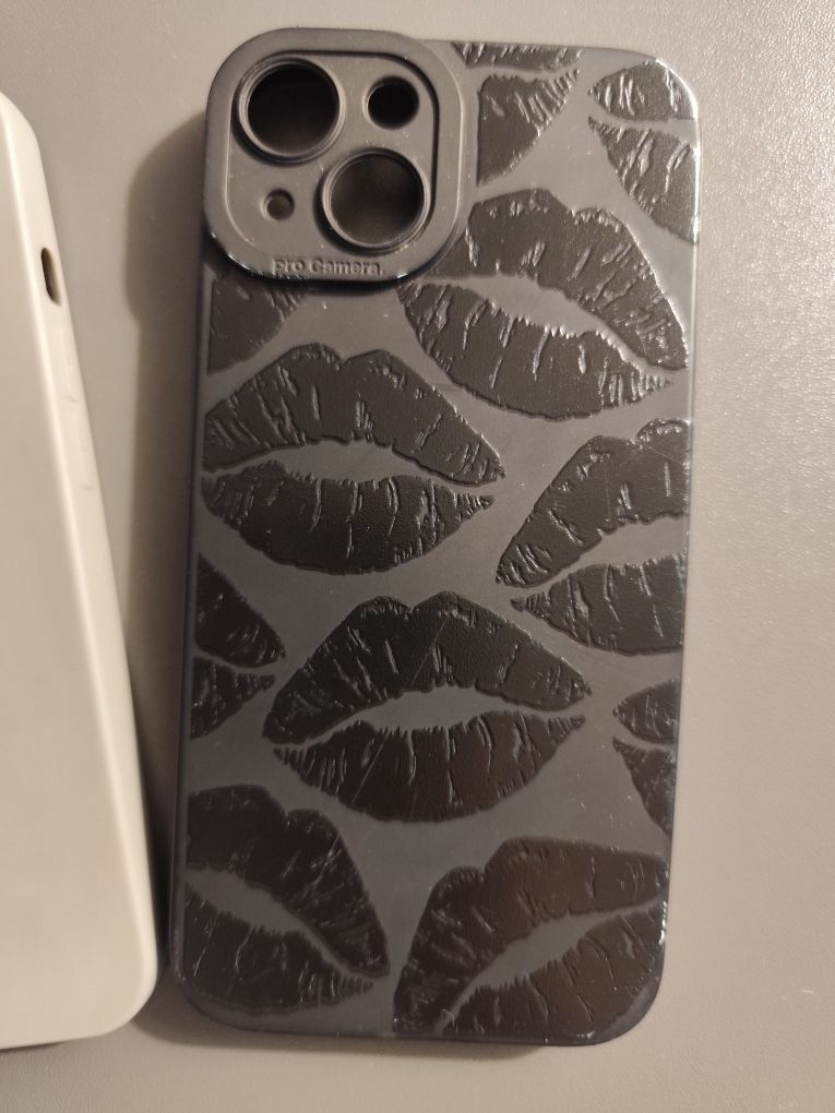 Etui na iPhone 14