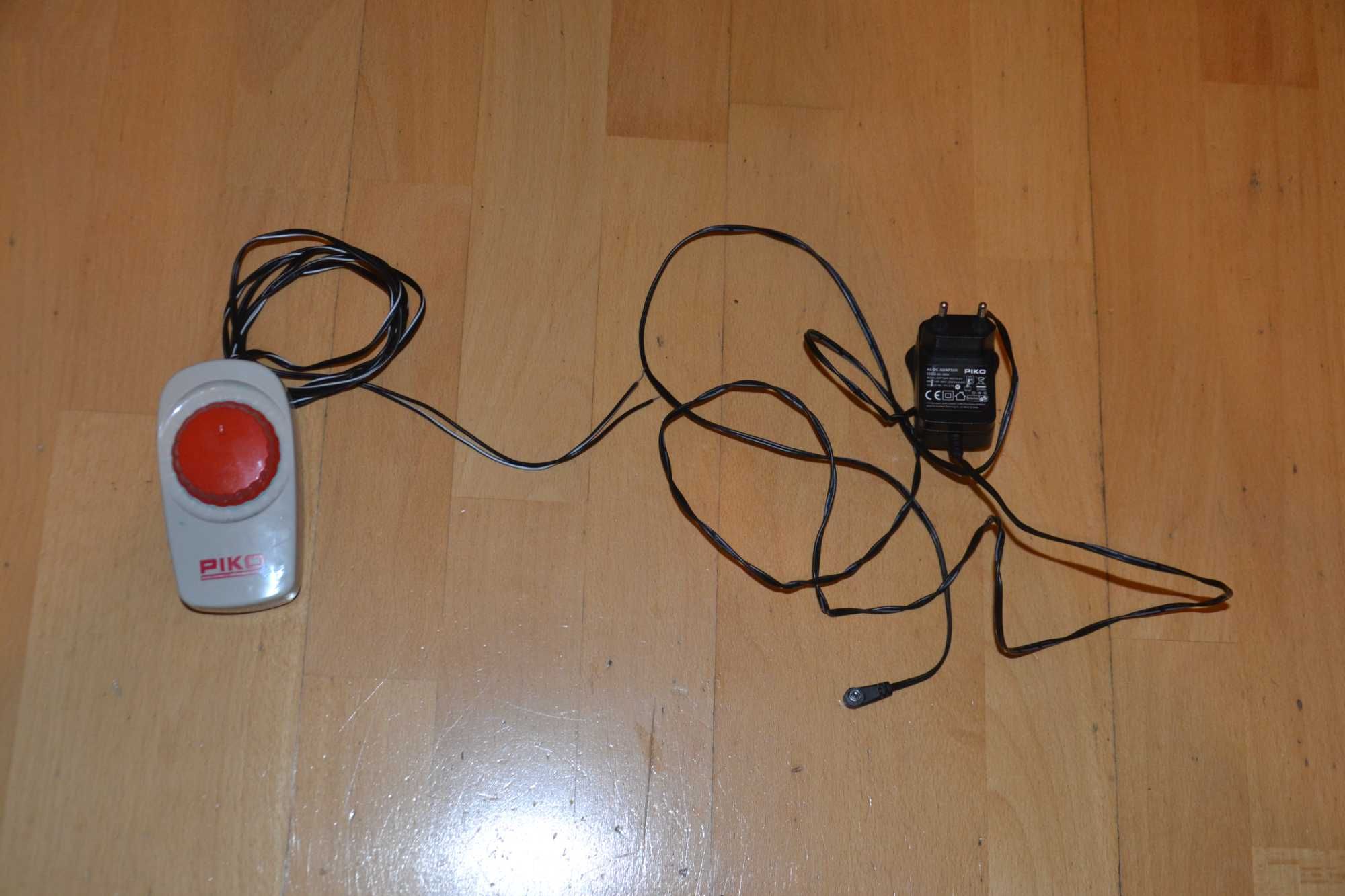 Zasilacz z regulatorem prędkości marki Piko