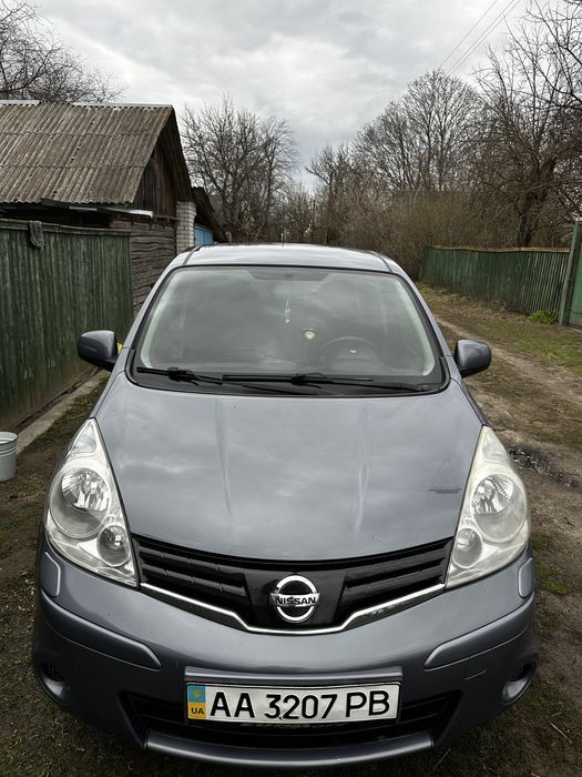 Nissan Note 2011 року