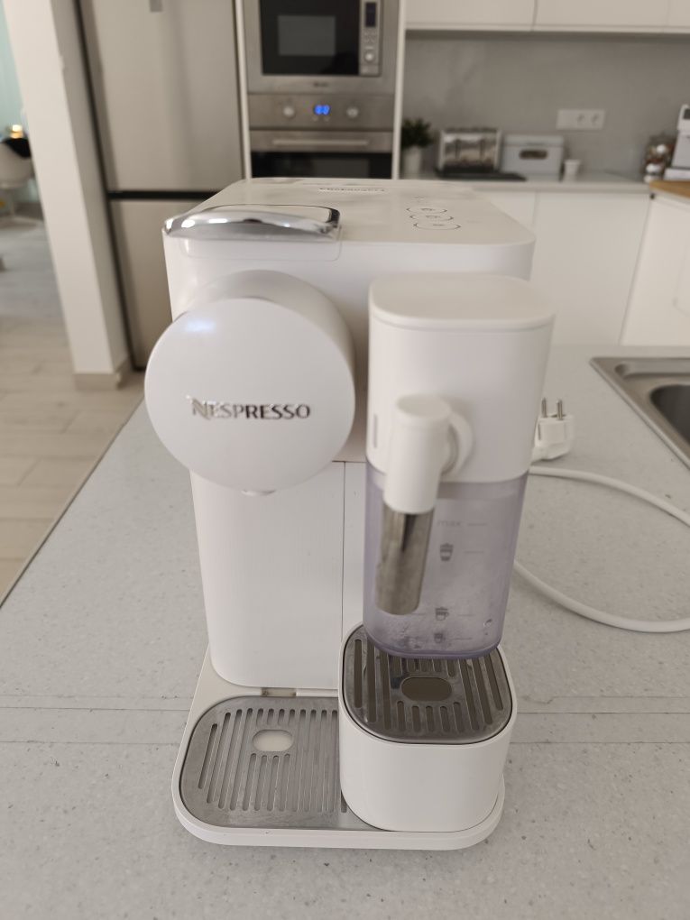 Nespresso Latissima One