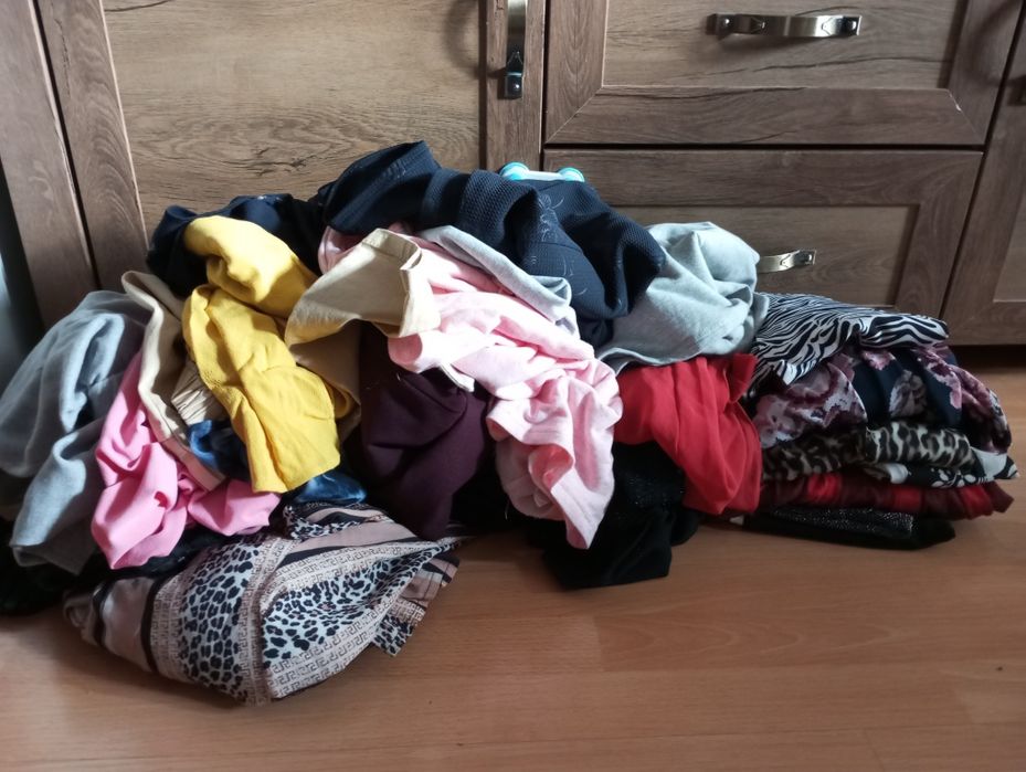 Zestaw 35 sztuk ubrań damskich rozmiar XS