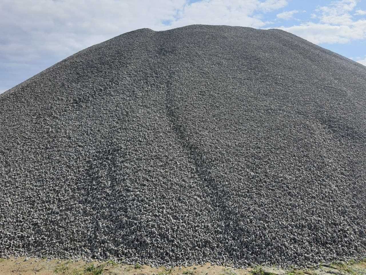 Камень бутовый, чернозём, песок, щебень, отсев. Доставка Киев и обл.
