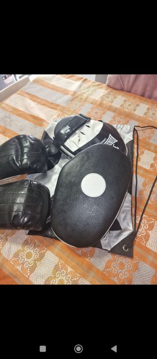 vendo saco de pancada semi novo completo