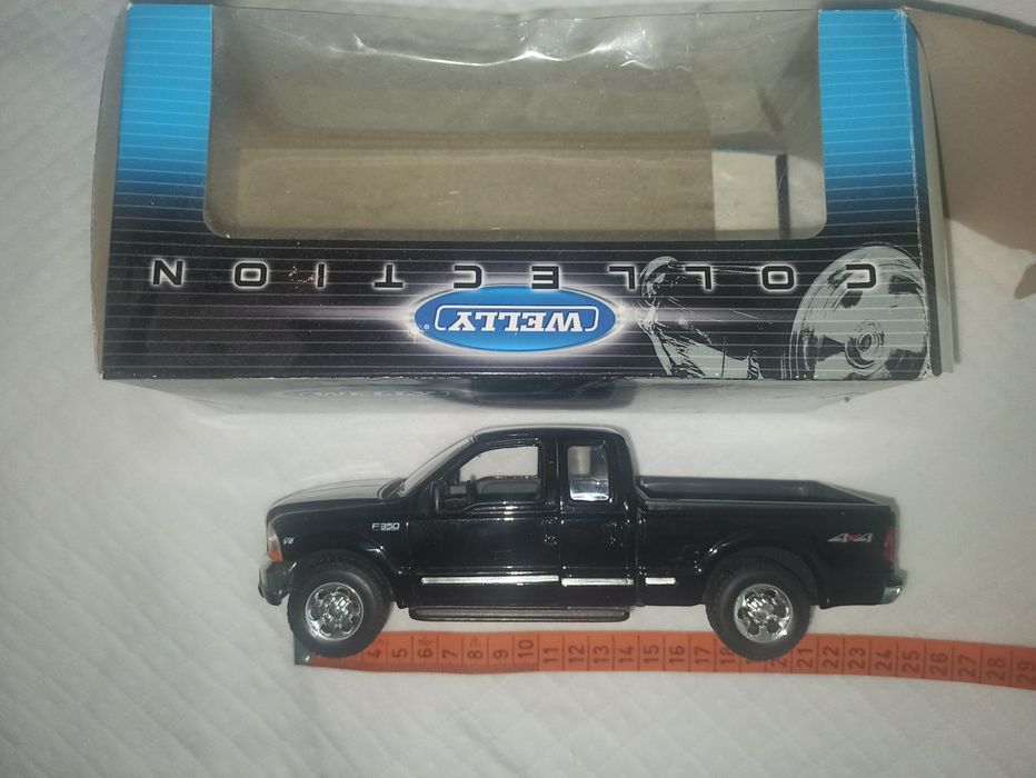 Машинки, іграшки, літаки дитячі