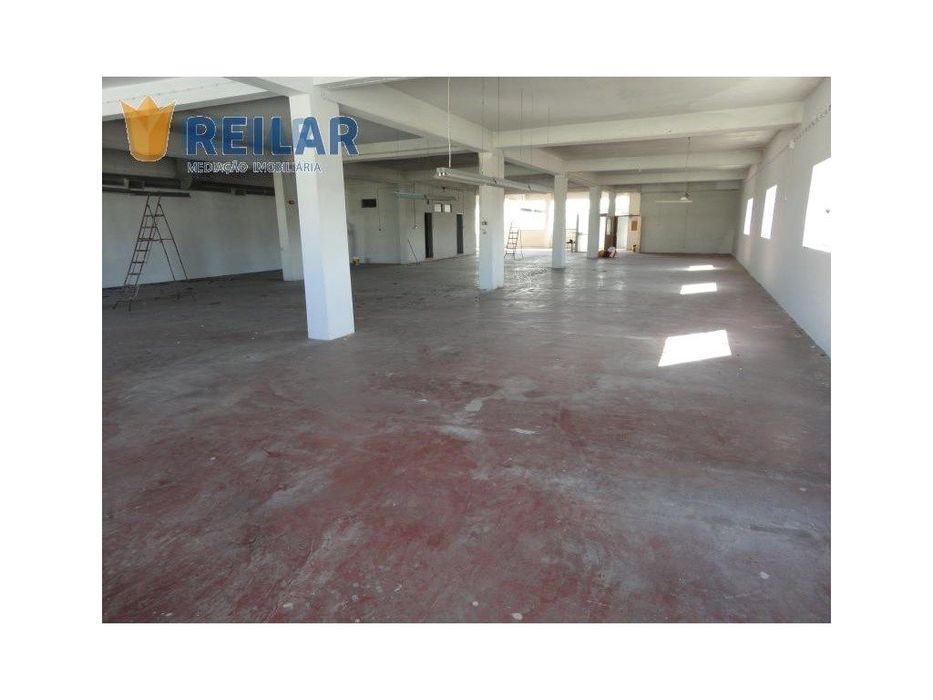Prior Velho - Armazém 620 m2