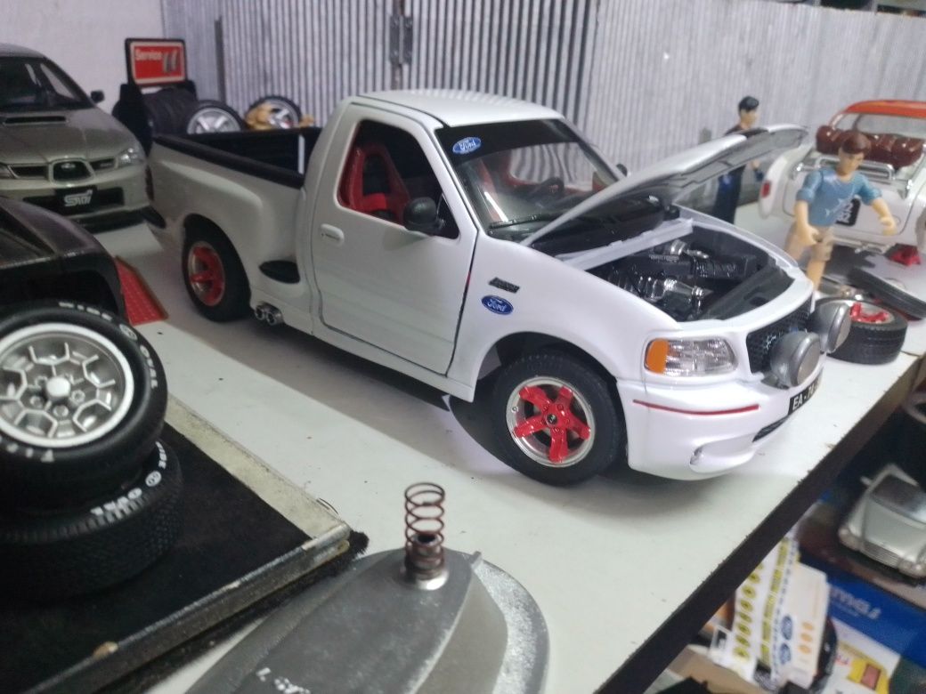 Miniatura Ford SVT f150