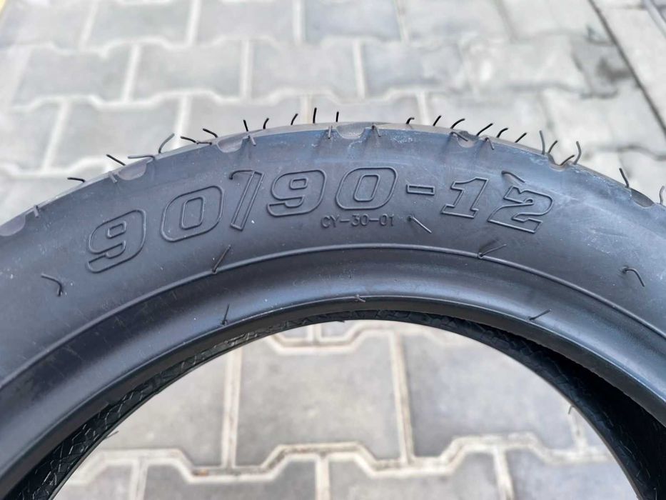 Шина 90.90-12 безкамерка на скутер фірми SGOOD-047