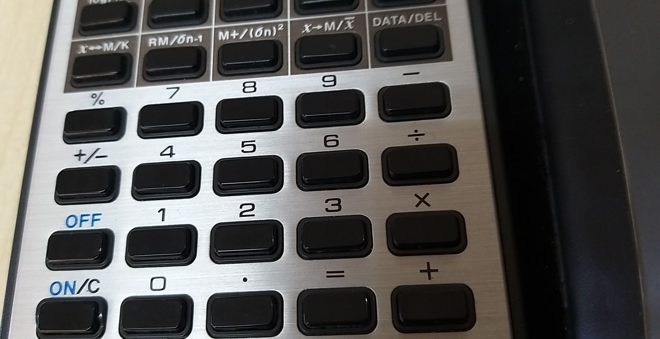 Calculadora Científica Toshiba.