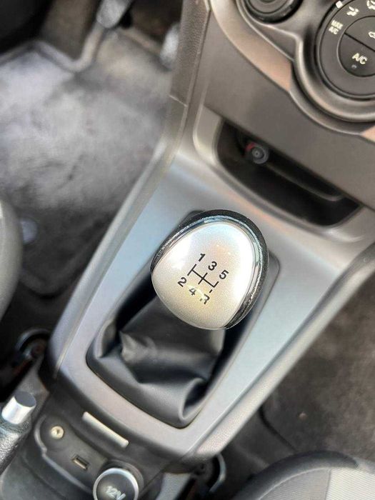 Ford Fiesta 2019 року, 1,6 л, газ-бензин