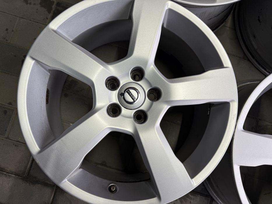 Диски Volvo R18 5x108 ET55 8J з Німеччини