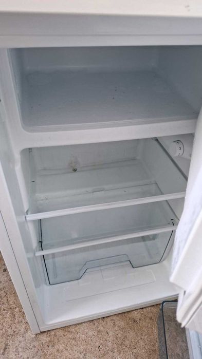 Mini frigorífico a funcionar