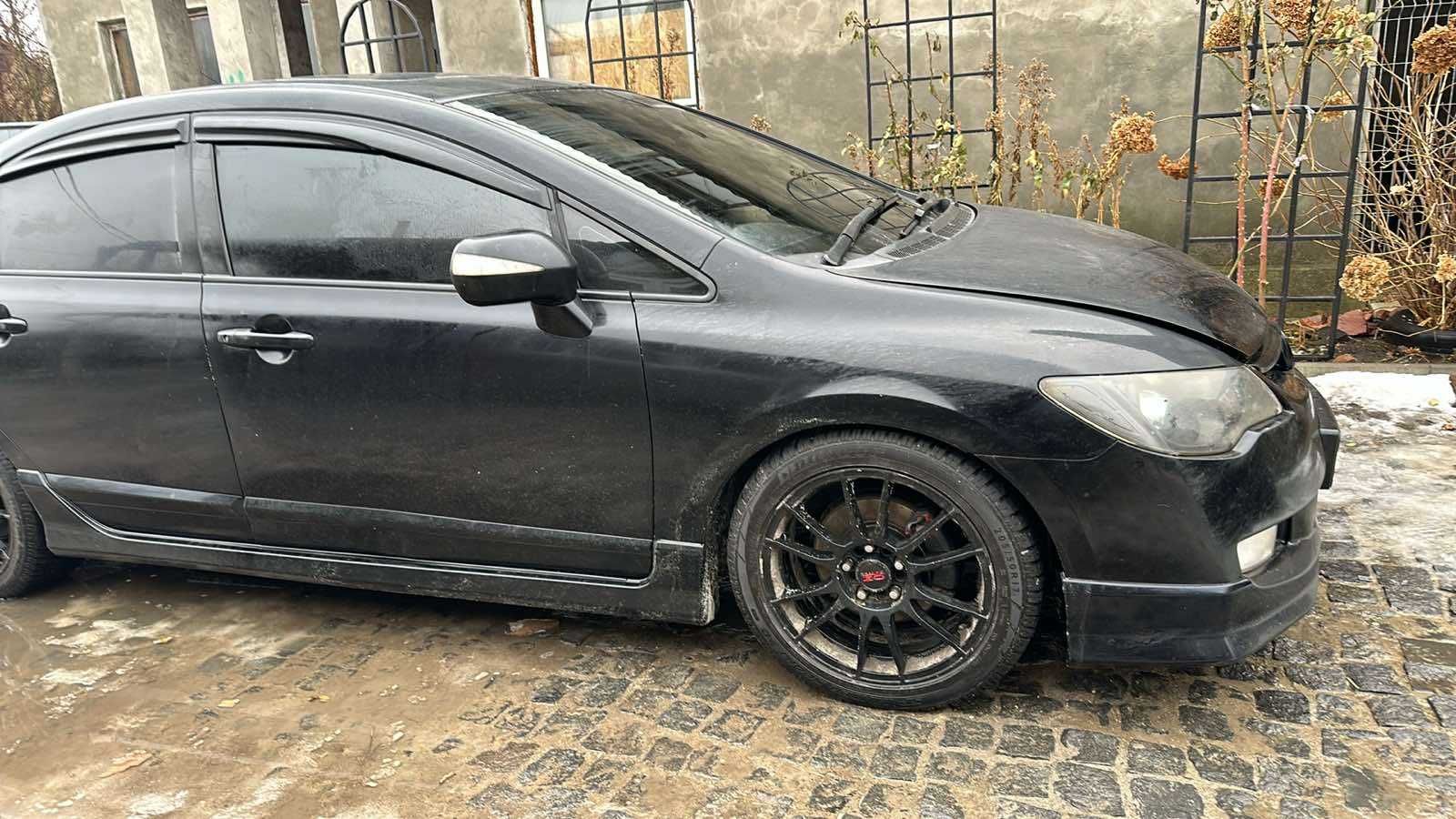 Автозапчасти разборка Honda Civic 4D Хонда Сивик