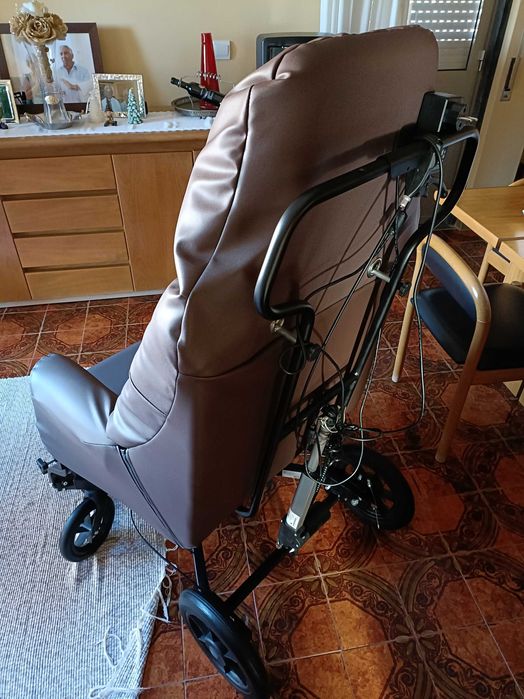 Poltrona basculante para uso interno e externo