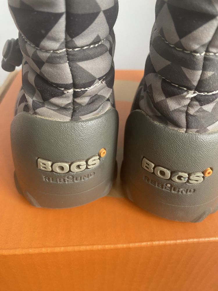 Bogs дитяче взуття 25 р