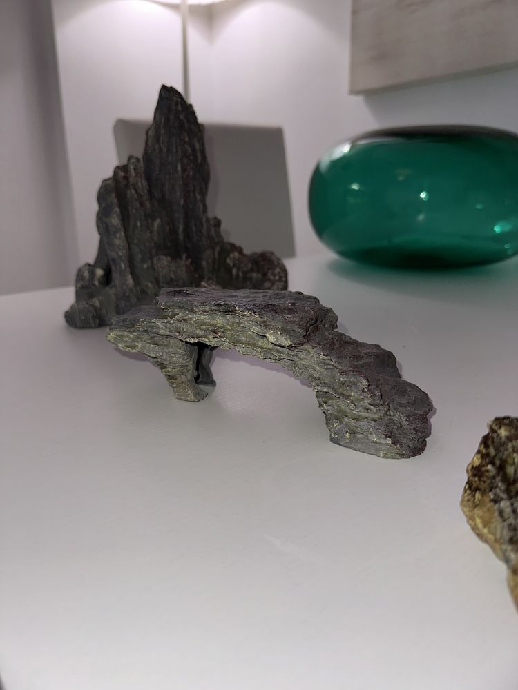 Pedras e tronco artificiais realistas para aquários