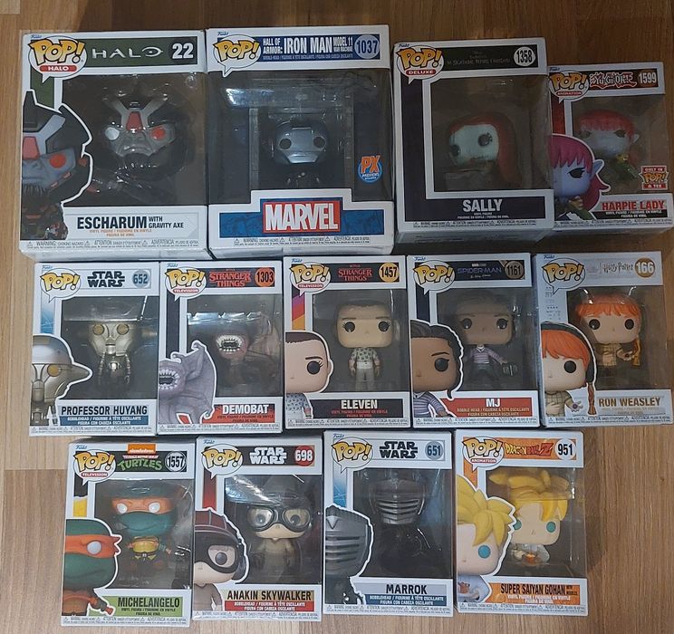 Różności od Funko. Figurki, piny, breloki i koszulka