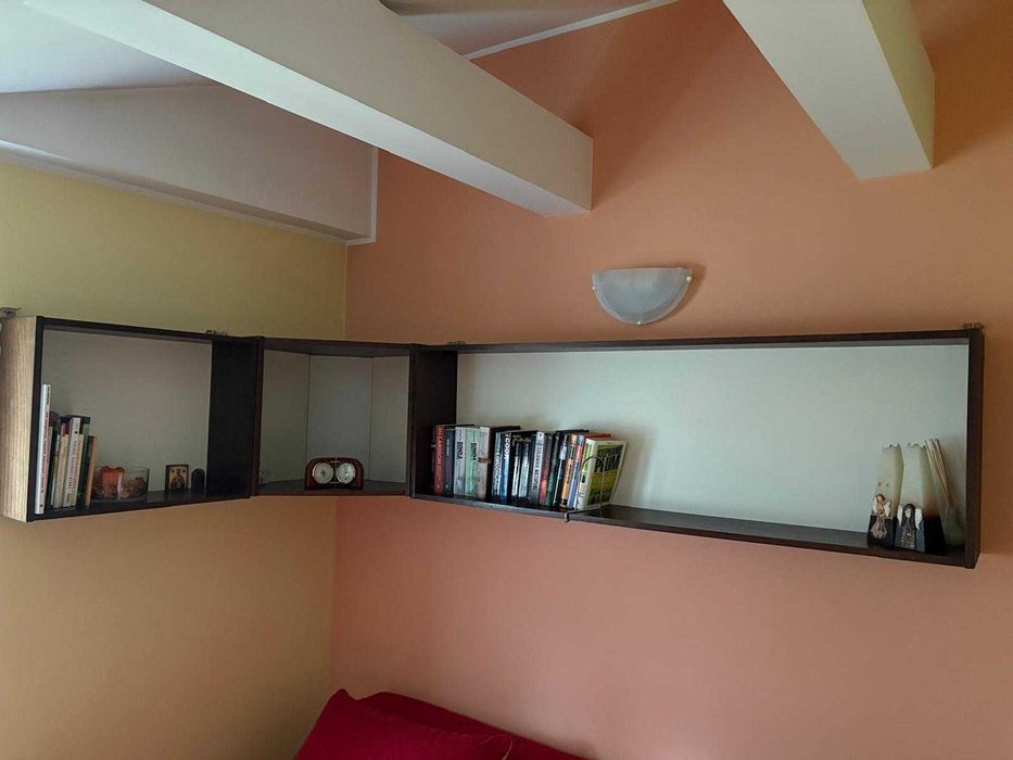 Półka narożna, wisząca, drewniana