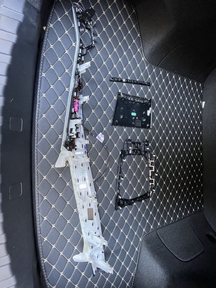 Декор салону BMW 3 4 i4 i3 / G20 G21 / G22 G23 / G26 / G28 / Планки