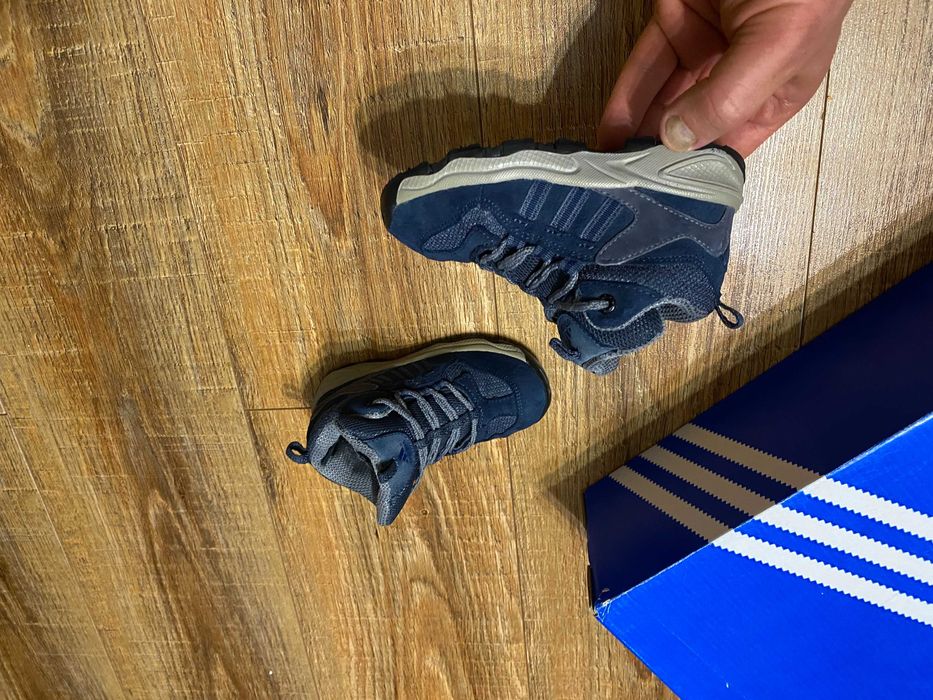 Adidas кроссовки детские кросівки хайтопы Адидас оригинал р.24