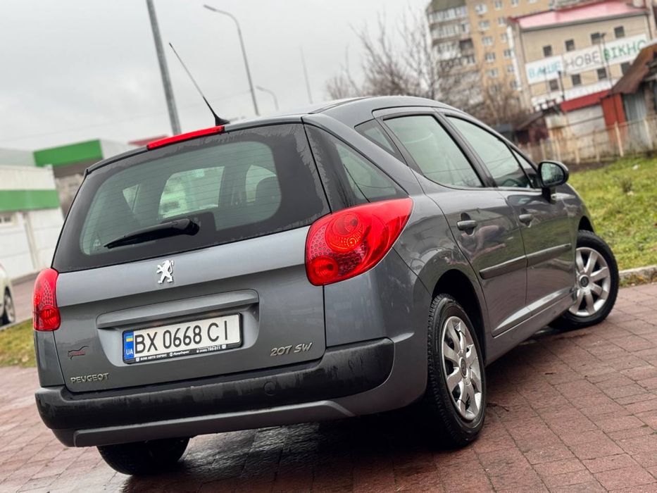 Peugeot 207sw 2010 року