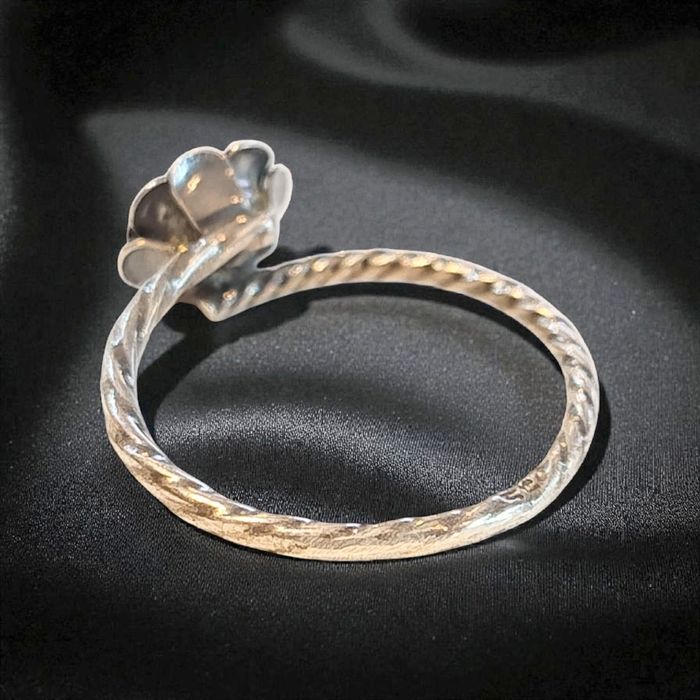 Srebrny pierścionek Juwelia