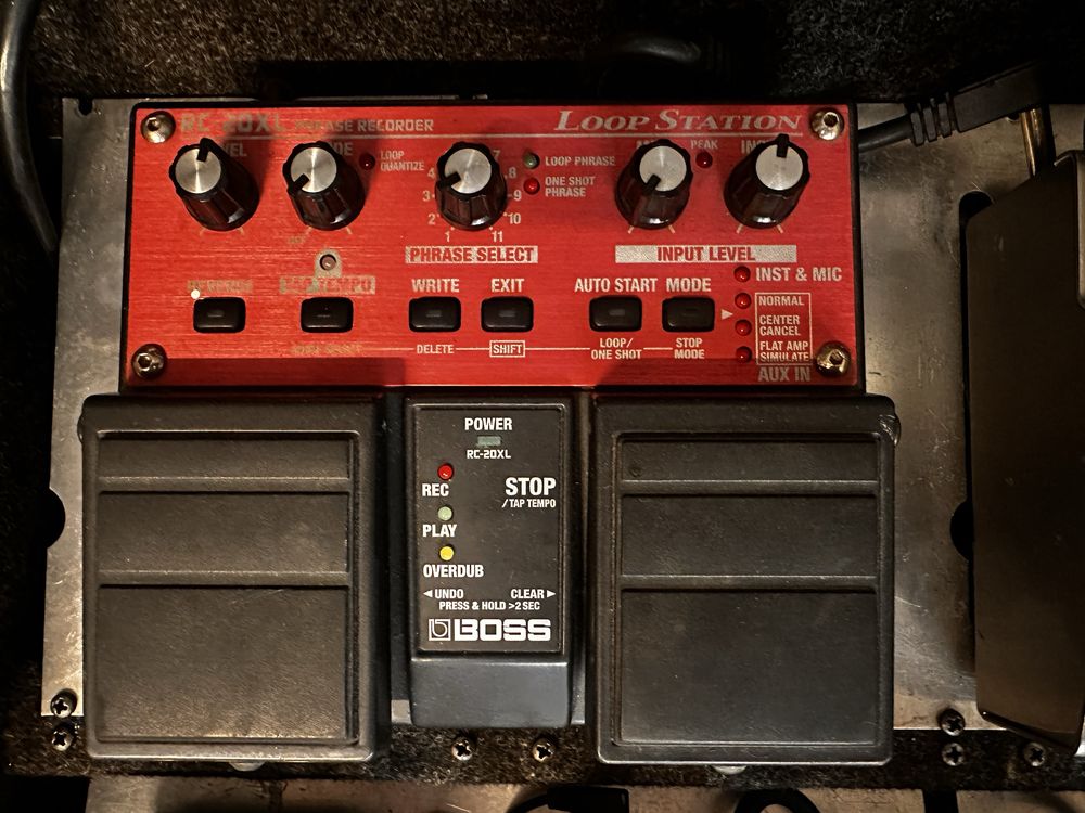Uni Vibe, JHS AT+, MXR Prime Od, Boss RC, POG