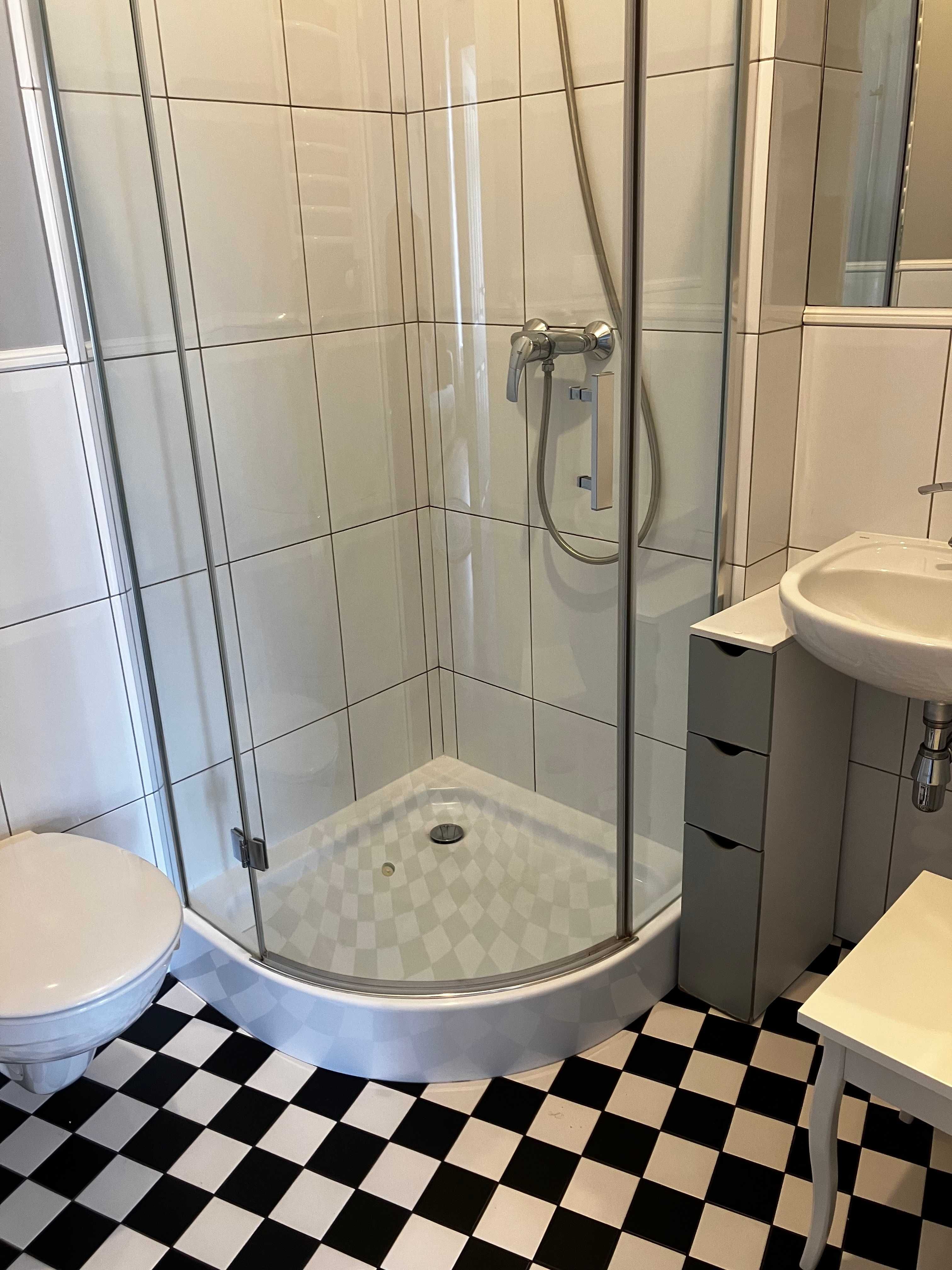 ## CENTRUM Sopotu, 200m Monciak, 10min molo, apartament dla 1-4 os. ##