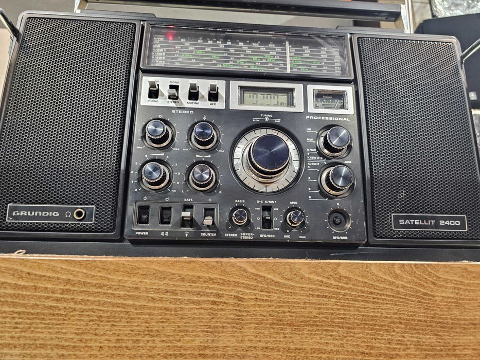 Grundig Satellit 2400