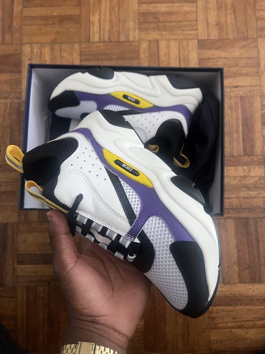 Dior B22 na caixa nunca usado