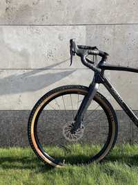 Велосипед гравійний BombTrack Hook EXT Carbon frame