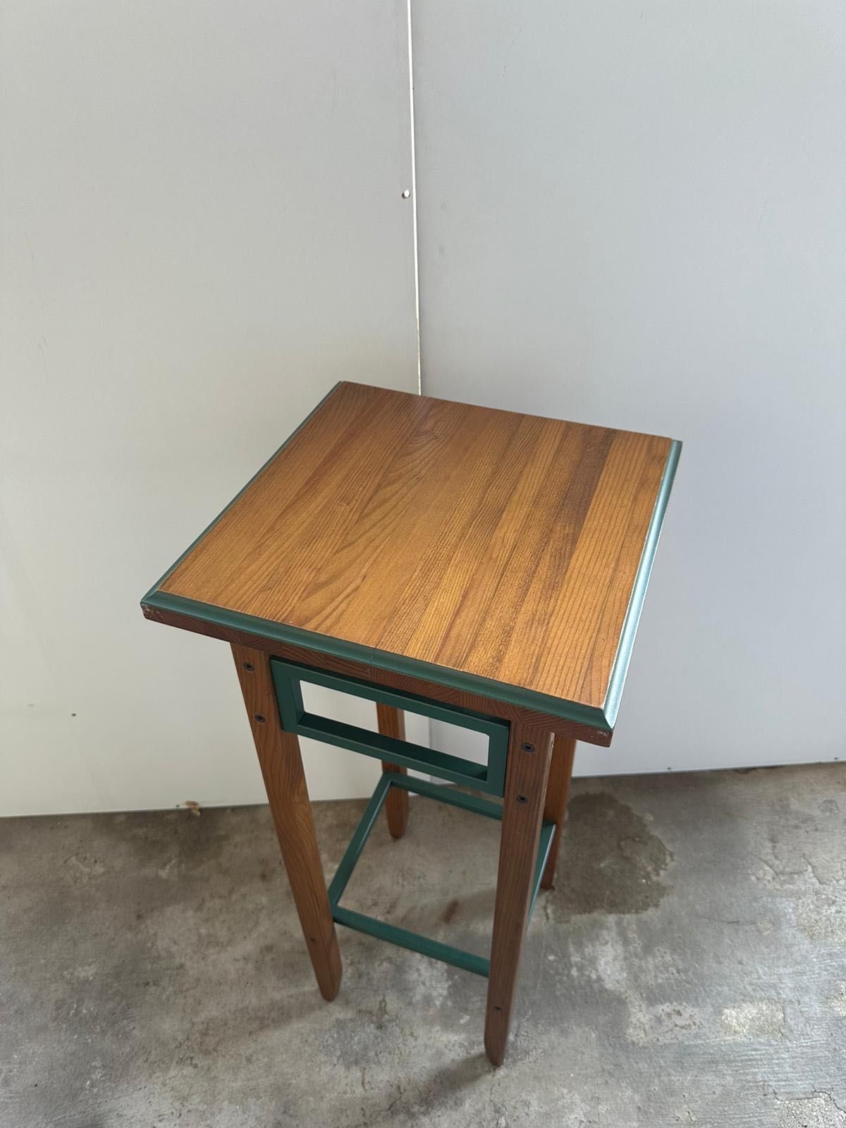 Mesa de apoio cerejeira