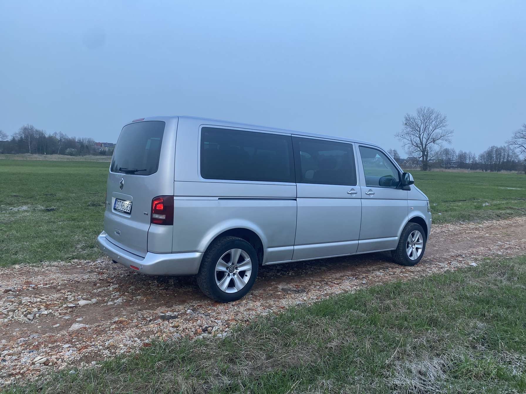 Volkswagen T5 caravelle 9 osobowa