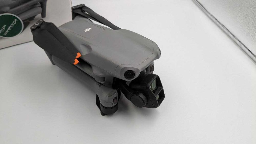 Квадрокоптер DJI Air 3 Drone (без акумулятора)