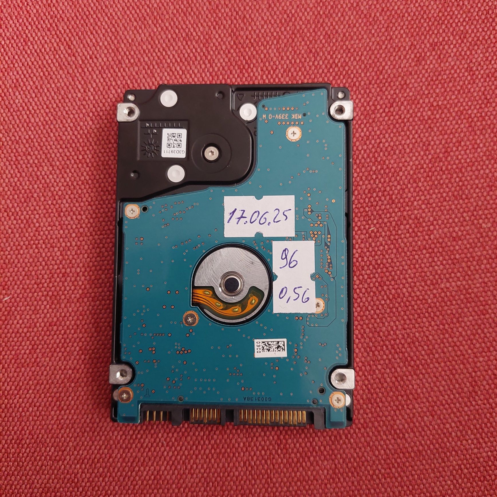- Жорсткий диск HDD 2.5 /320 GB. Робочтй