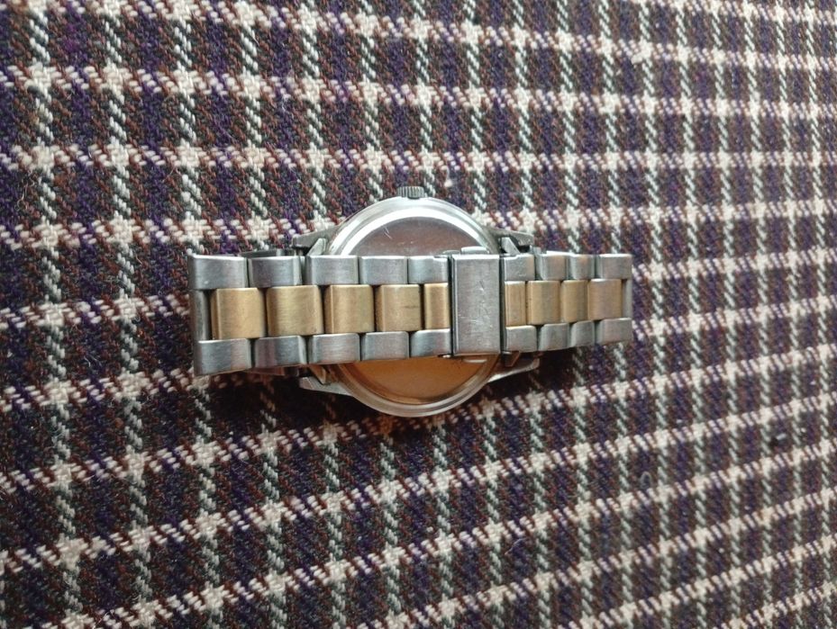 Продаю мужские наручные часы выпущенные к 50 летию компании Amway.