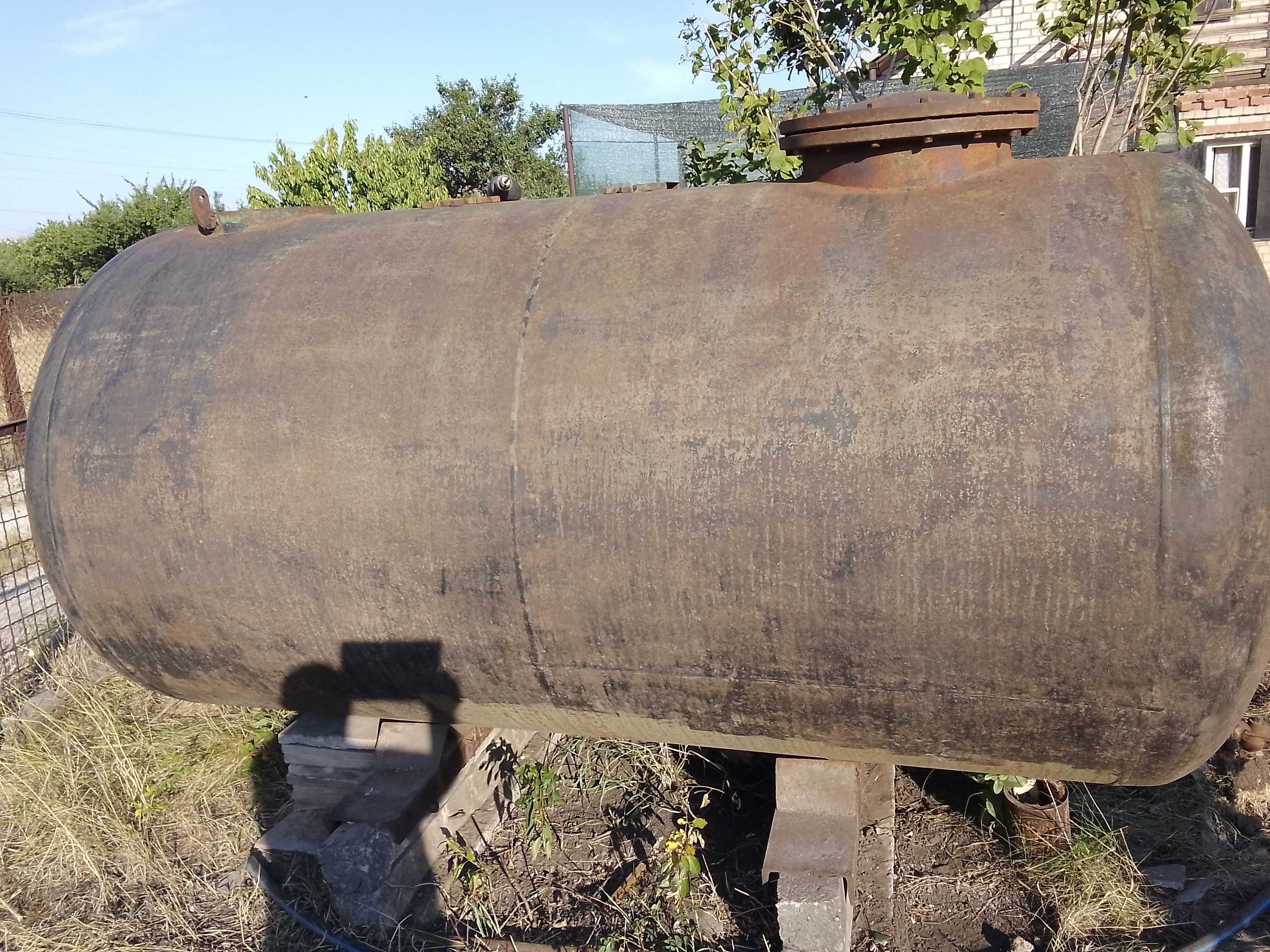 Продам ёмкость под воду.