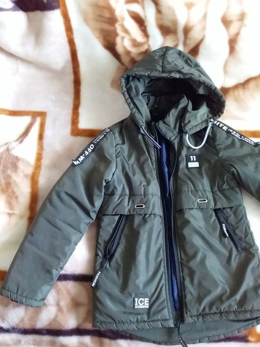 Куртка осінь- весна на хлопчика років 10